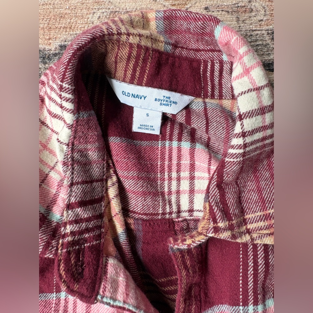 Old Navy Maroon Plaid Button-Up Shirt - Picture 2 of 3